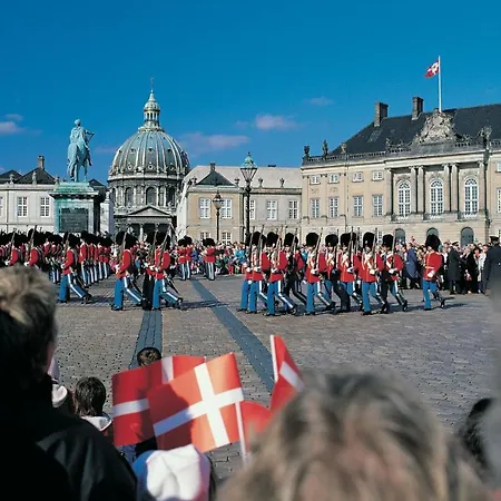 Apartment Stunning Premium With Private Rooftop *