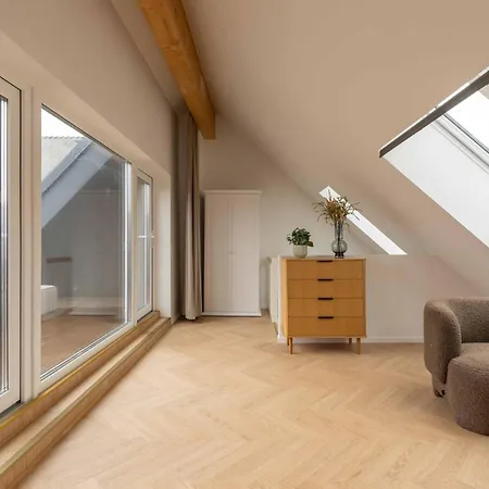 Apartment Stunning Premium With Private Rooftop *