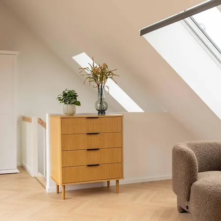 Stunning Premium With Private Rooftop *