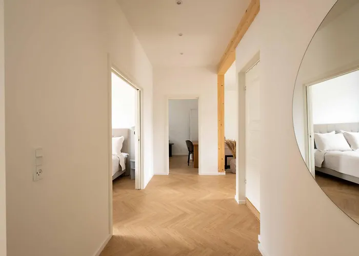 Stunning Premium With Private Rooftop Apartment *