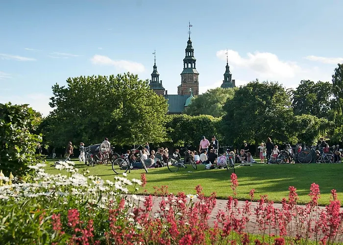 Stunning Premium With Private Rooftop *