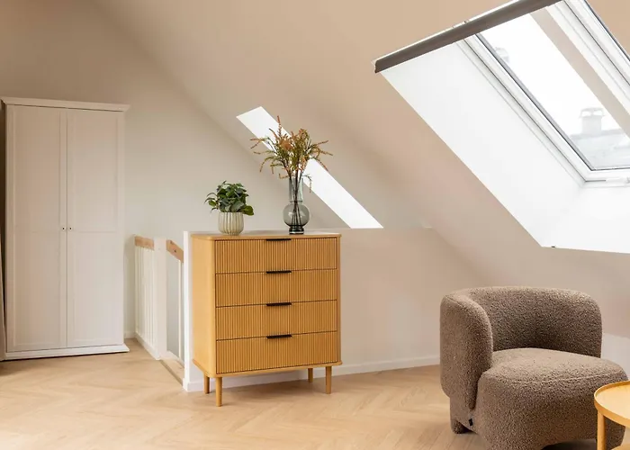 Stunning Premium With Private Rooftop *