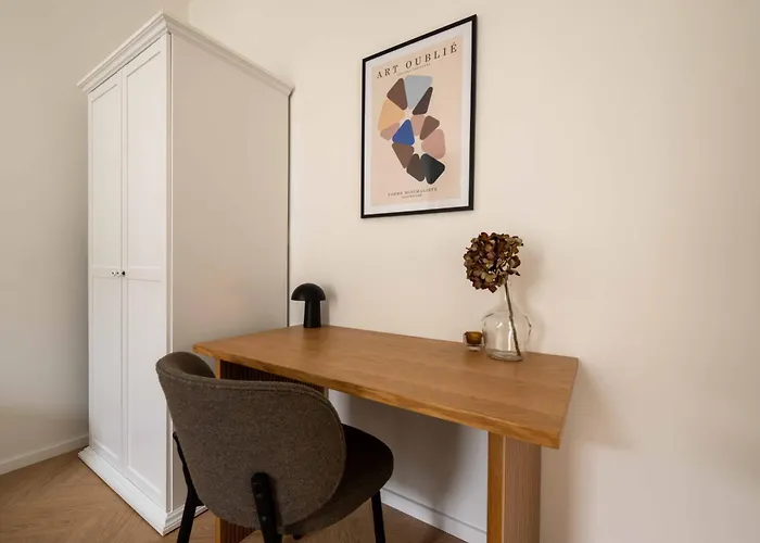 Stunning Premium With Private Rooftop *