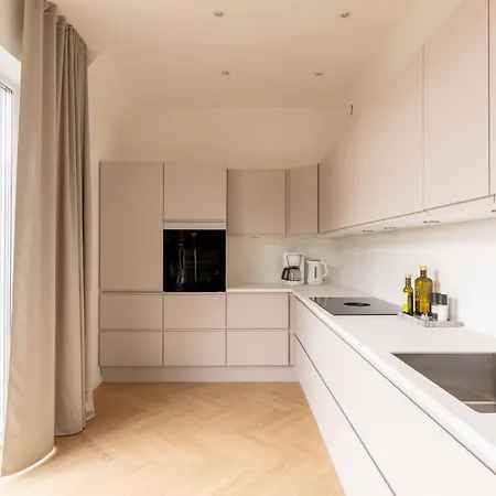 Stunning Premium With Private Rooftop Appartement