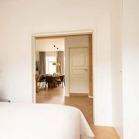Stunning Premium With Private Rooftop Appartement *