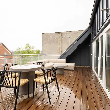 Lägenhet Stunning Premium With Private Rooftop